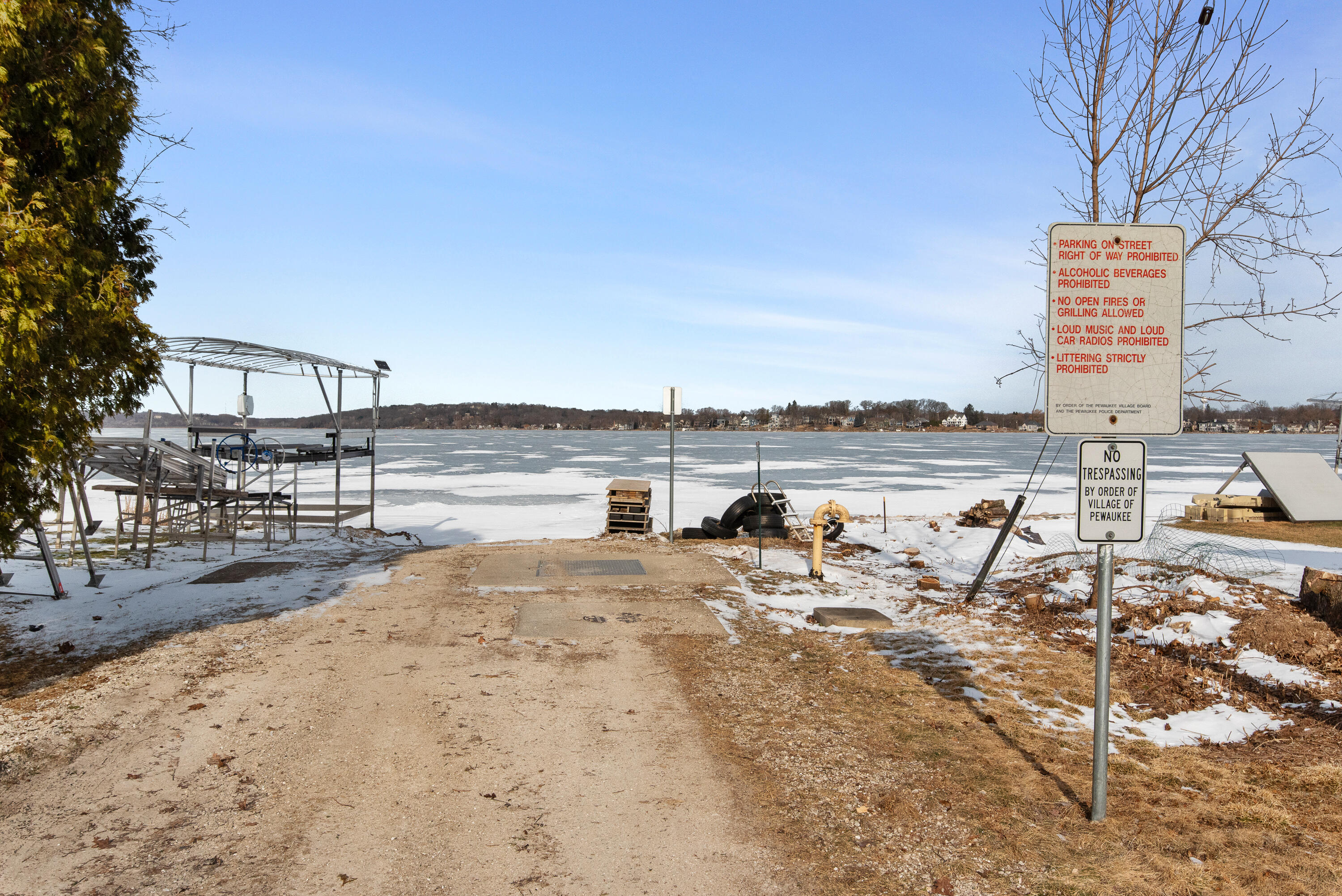 131 Maple Avenue Pewaukee, WI 53072 - Photo 28 of 36 Lake Acecss