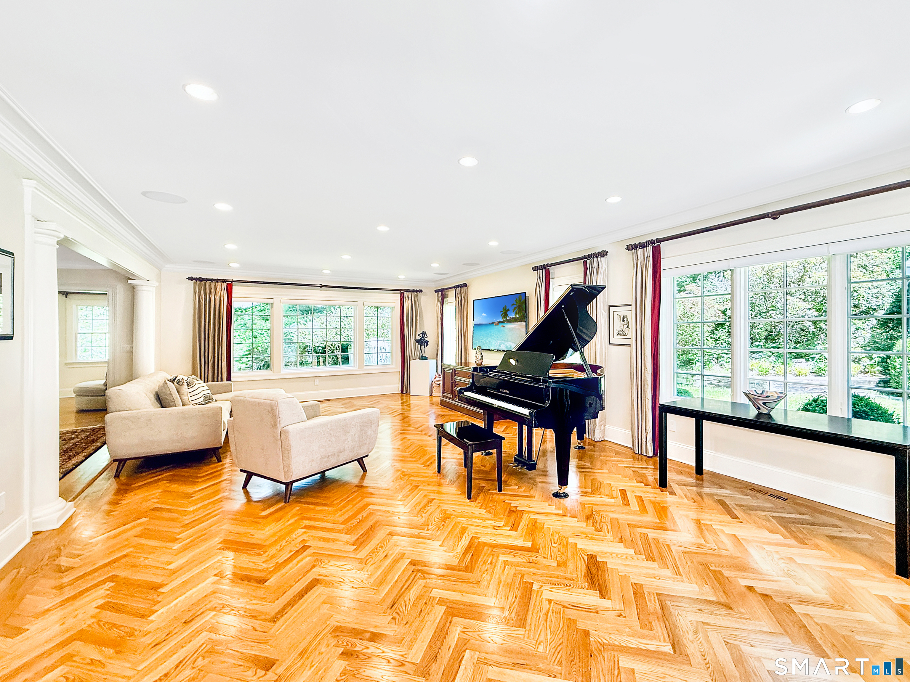 43 Laurel Ledge Road Stamford, CT 06903 - Photo 10 of 25