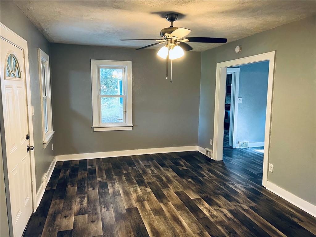 425 Bon Air Road Pittsburgh, PA 15235 - Photo 3 of 17 Gallery Image 3
