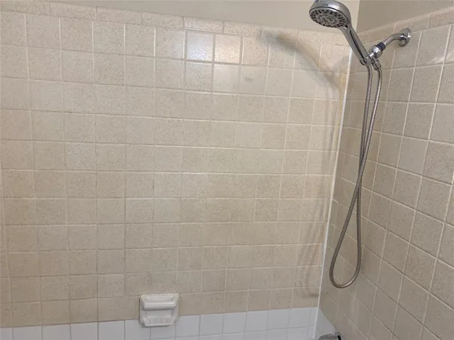 $1,400 | 619 Arbor Lane, Lancaster, TX 75134