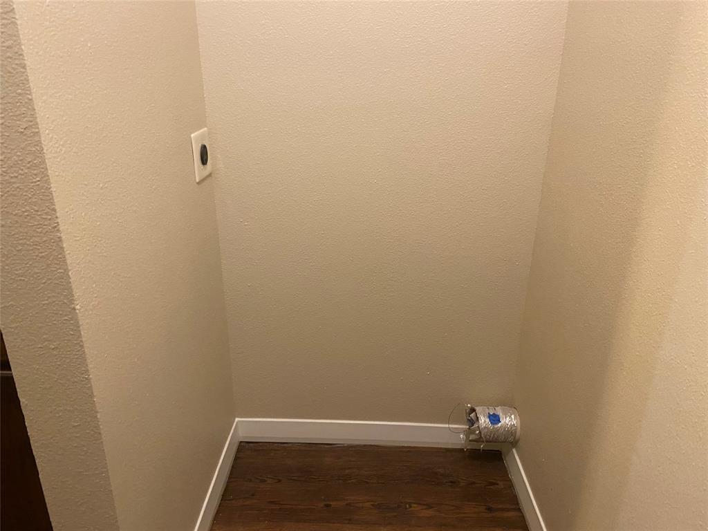 619 Arbor Lane Lancaster, TX 75134 - Photo 6 of 17 a view of small space