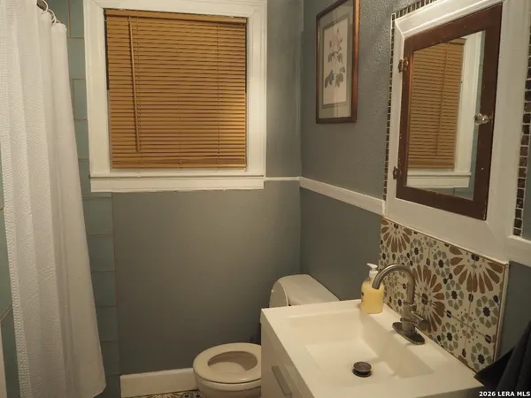 $1,600 | 1331 West Wildwood Drive, San Antonio, TX 78201