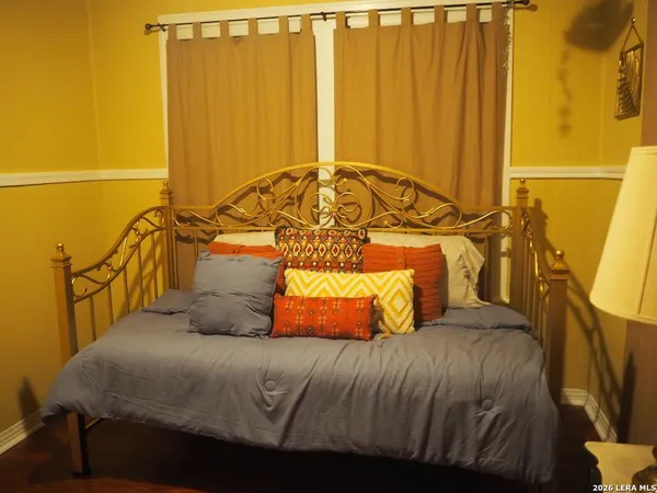 $1,600 | 1331 West Wildwood Drive, San Antonio, TX 78201