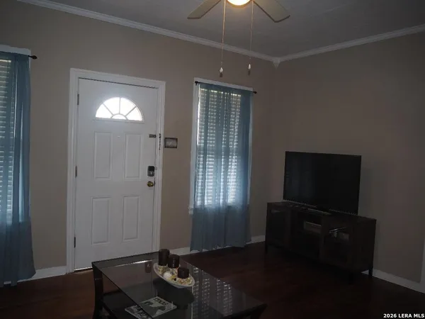 $1,600 | 1331 West Wildwood Drive, San Antonio, TX 78201