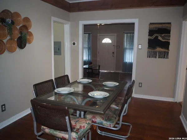 $1,600 | 1331 West Wildwood Drive, San Antonio, TX 78201