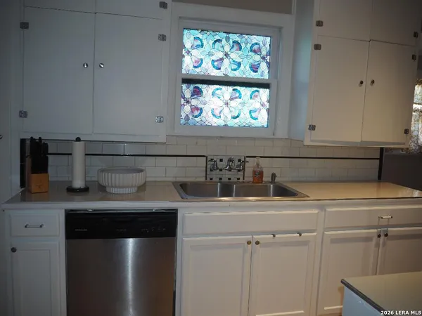 $1,600 | 1331 West Wildwood Drive, San Antonio, TX 78201
