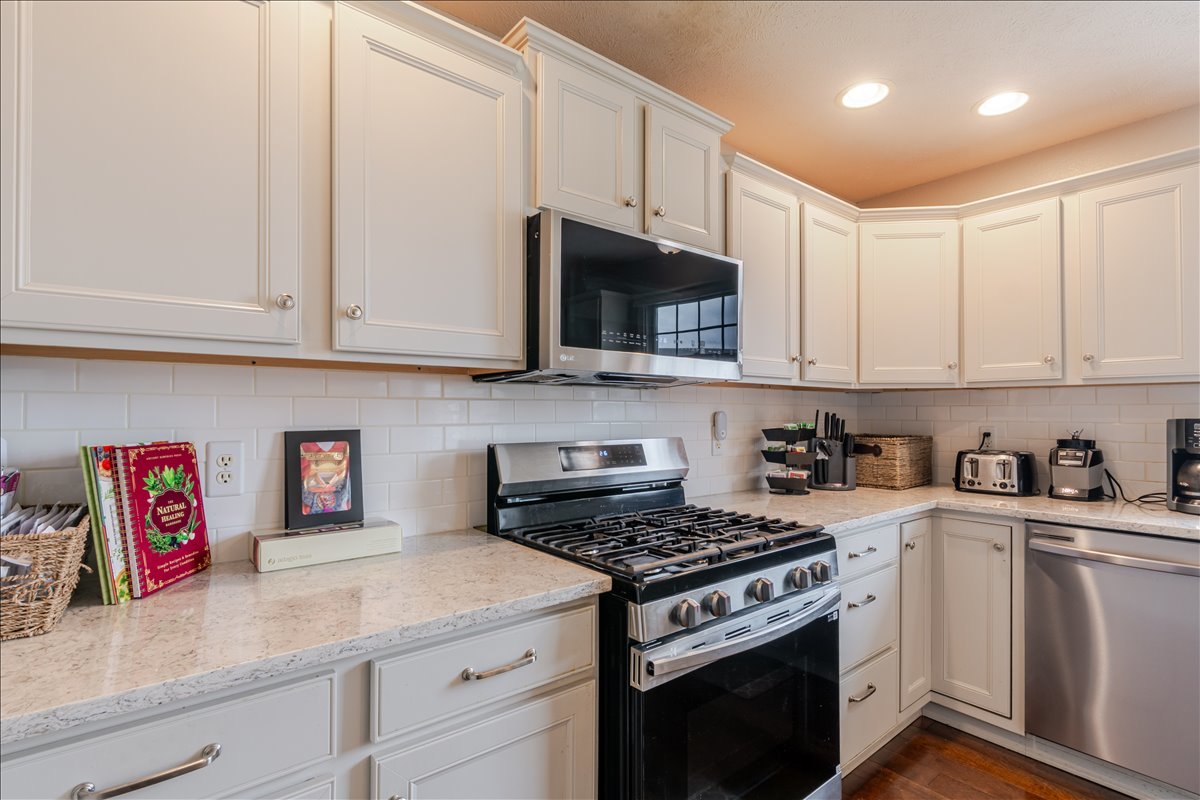 3138 Butterfly Drive Normal, IL 61761 - Photo 6 of 46