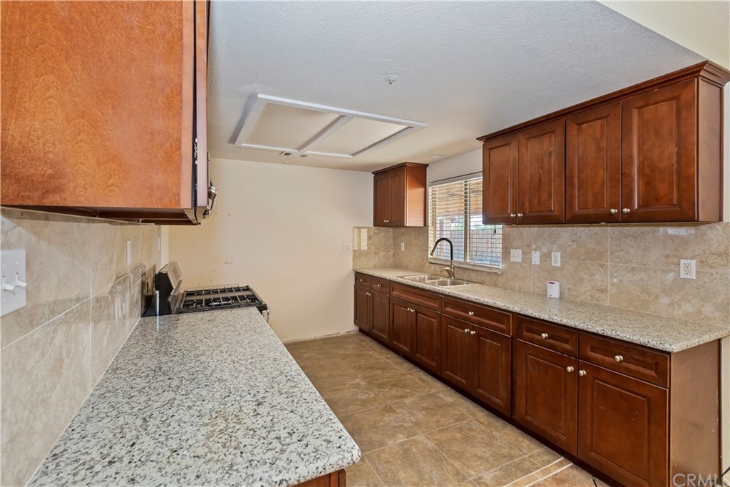 6955 Maricopa Road Phelan, CA 92371 - Photo 1 of 1 Gallery Image 1