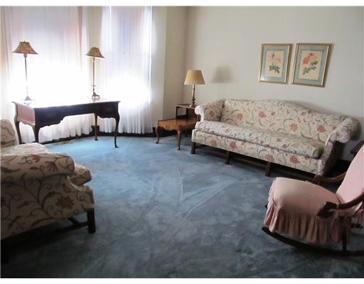 501 South Main Street Woonsocket, RI 02895 - Photo 5 of 20 Living Room. 1st Floor Apartment