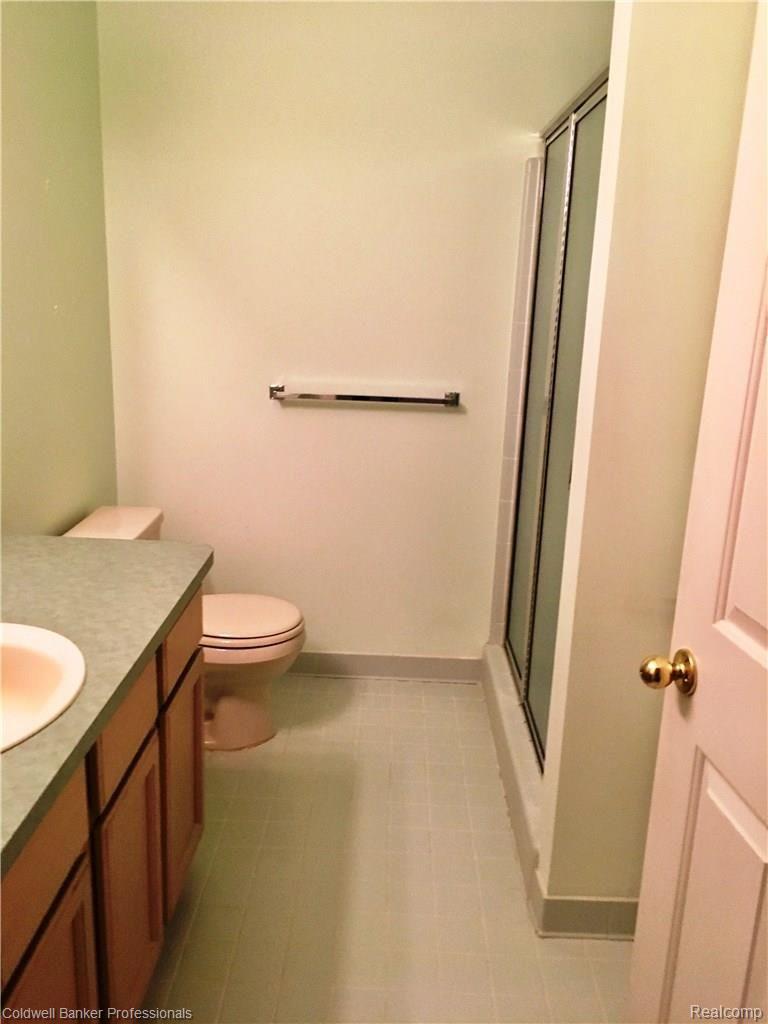 16903 Country Ridge Lane Macomb, MI 48044 - Photo 13 of 17 IMG-1776.jpg