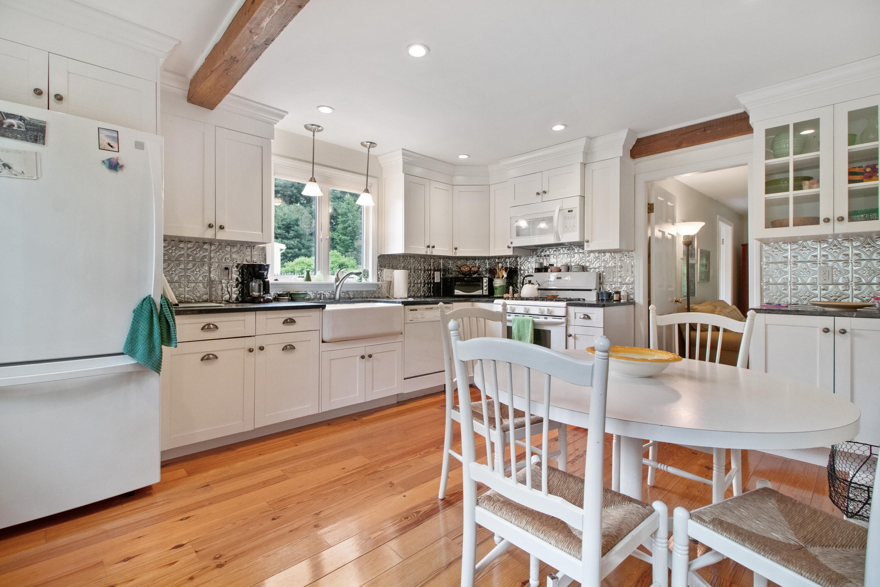 20 Cat Mousam Road Kennebunk, ME 04043 - Photo 5 of 27 20 Cat Mousam Kitchen