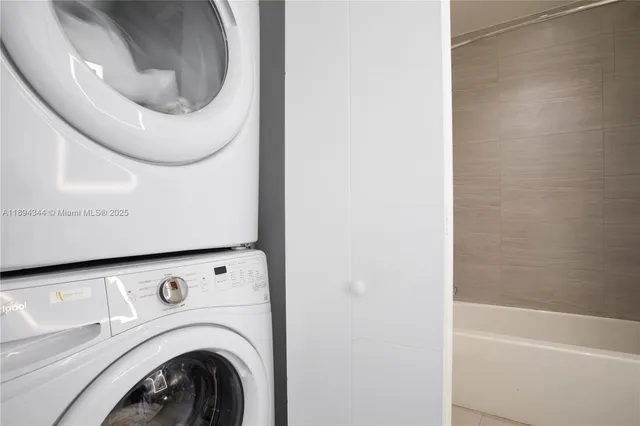 $3,600 | 2960 Northeast 207th Street, Unit 502, Aventura, FL 33180