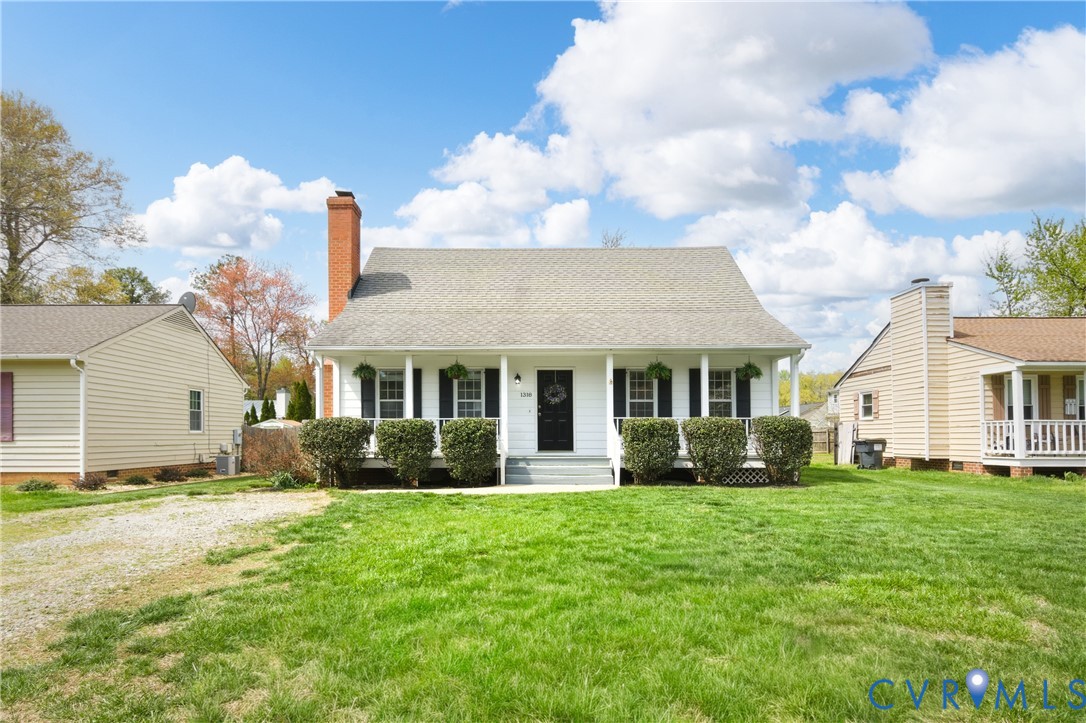 1318 Robindale Road North Chesterfield, VA 23235 - Photo 39 of 39 Front of Home, Yard & Nice Country Porch