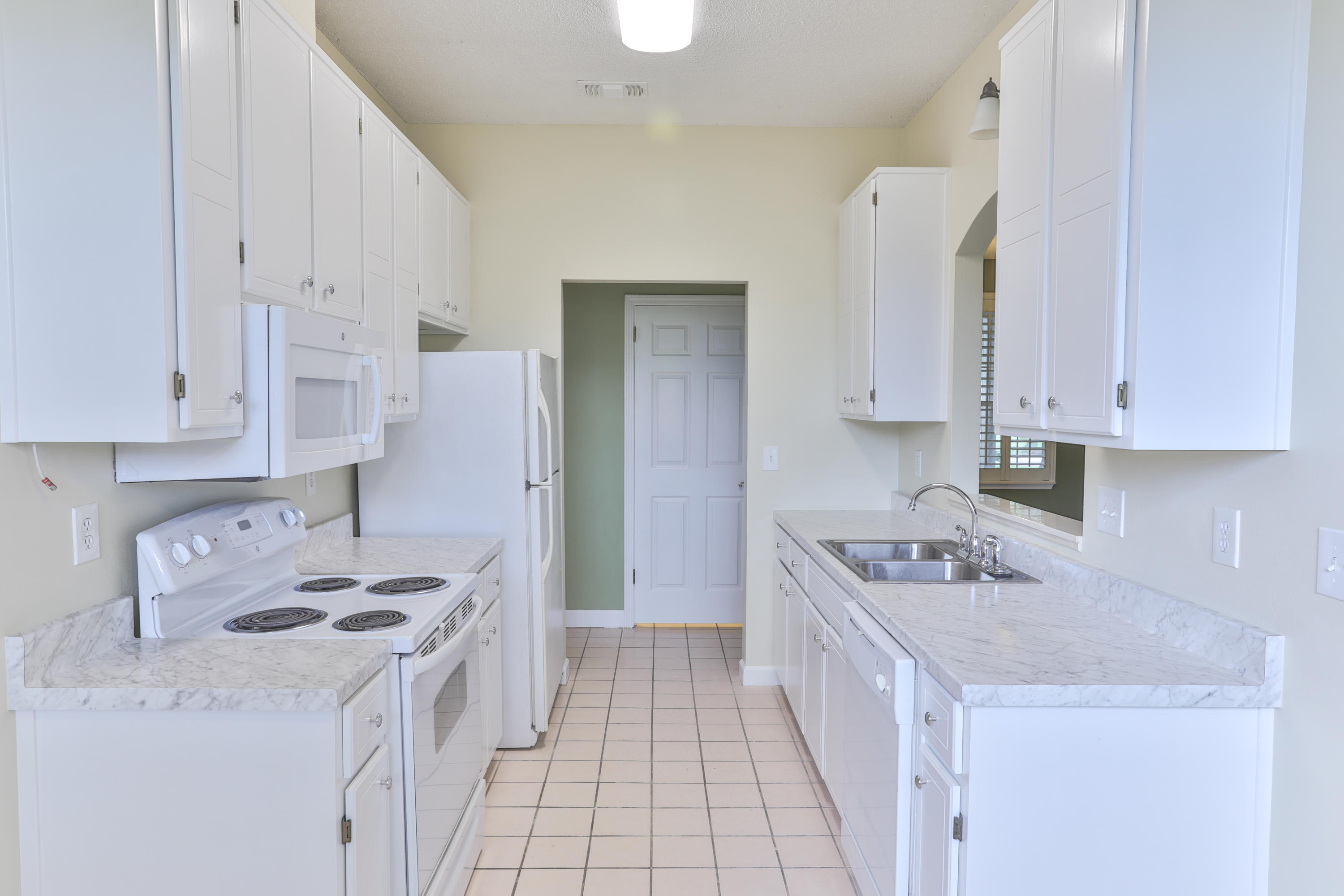 403 Ridge Wood Circle Destin, FL 32541 - Photo 14 of 36 Kitchen