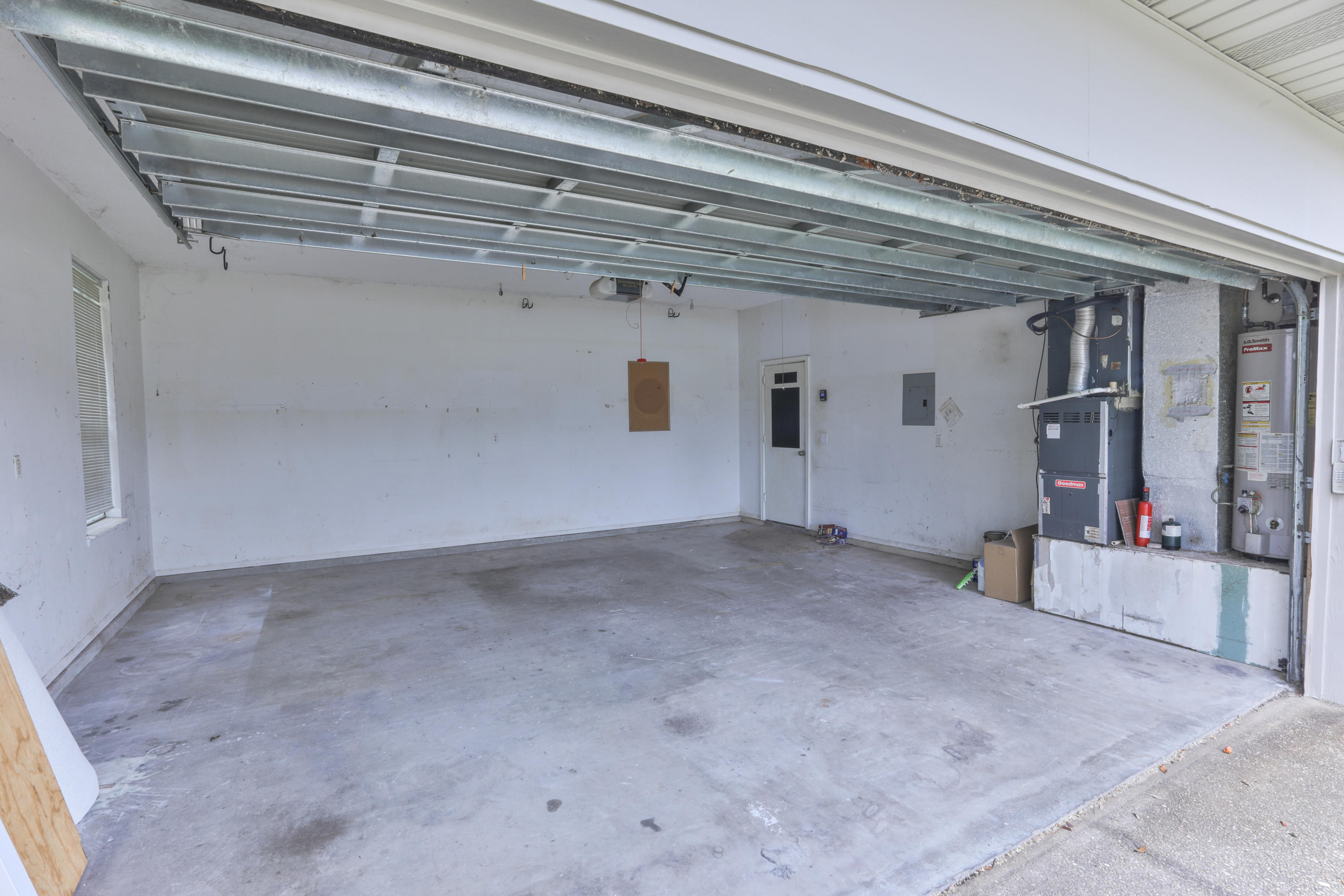 403 Ridge Wood Circle Destin, FL 32541 - Photo 29 of 36 Large Garage