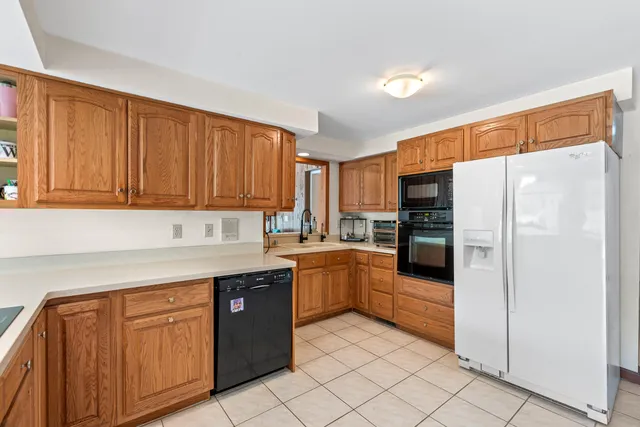 $849,900 | 2416 West Dean Court, River Hills, WI 53217