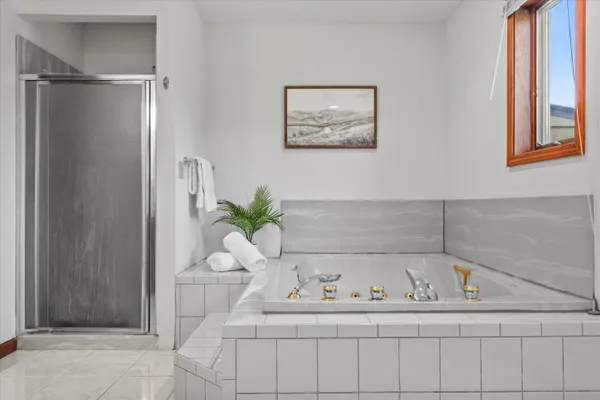 $849,900 | 2416 West Dean Court, River Hills, WI 53217