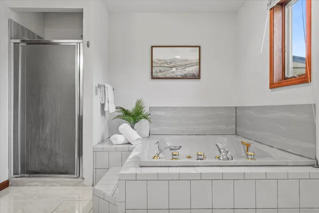 $849,900 | 2416 West Dean Court, River Hills, WI 53217