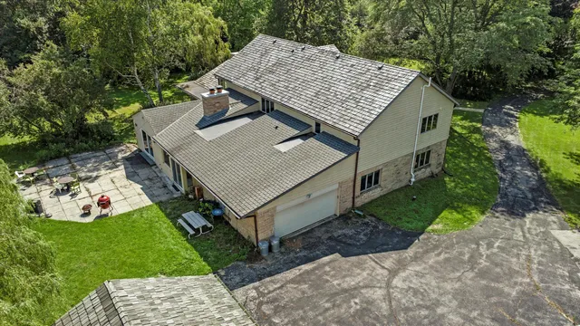 $849,900 | 2416 West Dean Court, River Hills, WI 53217