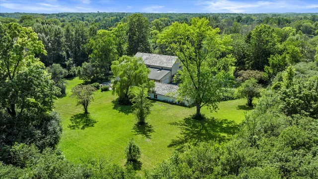 $849,900 | 2416 West Dean Court, River Hills, WI 53217