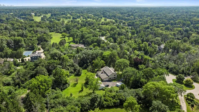 $849,900 | 2416 West Dean Court, River Hills, WI 53217