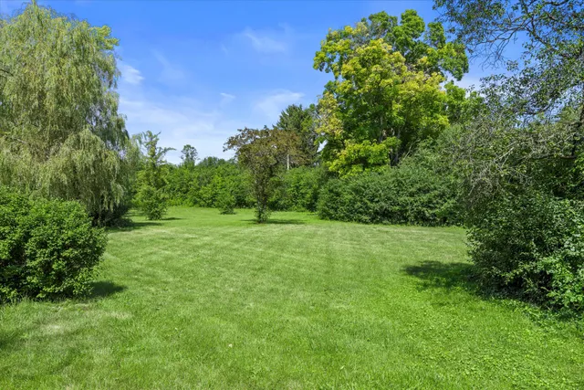 $849,900 | 2416 West Dean Court, River Hills, WI 53217