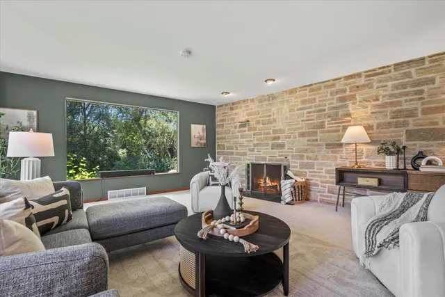 $849,900 | 2416 West Dean Court, River Hills, WI 53217