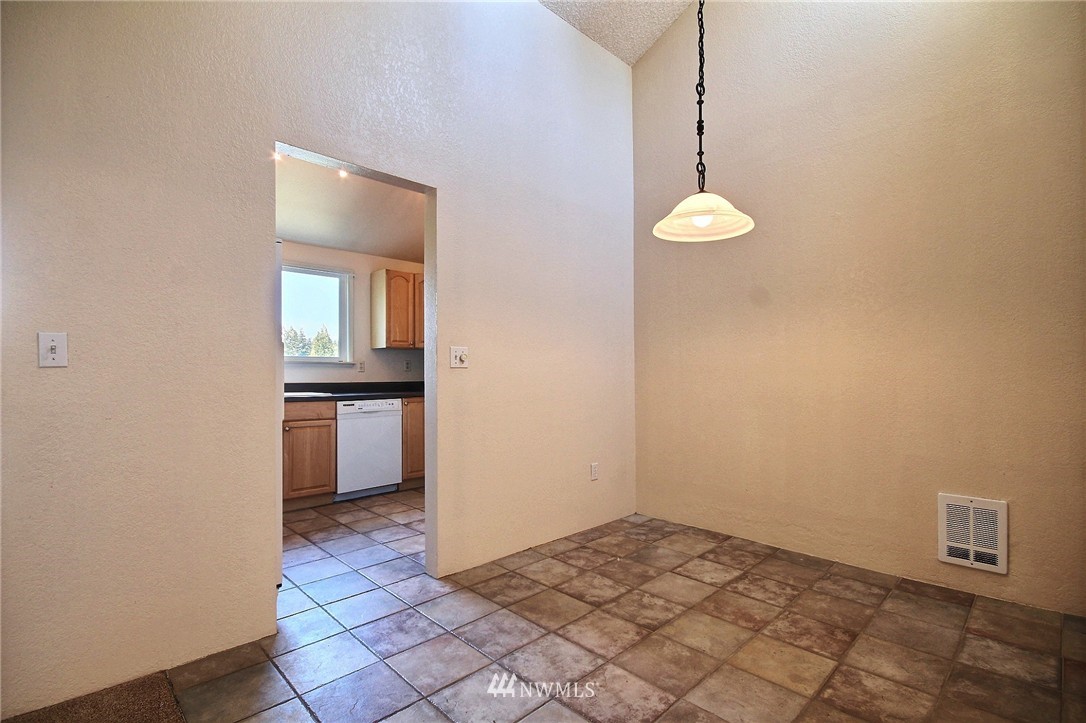 820 Cady Road, Unit G301 Everett, WA 98203 - Photo 3 of 25 Gallery Image 3