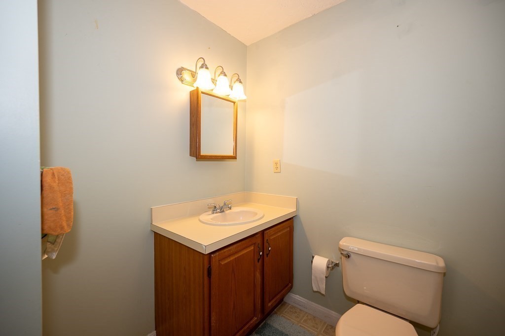 10 B Hulbert Road, Unit 14 Worcester, MA 01603 - Photo 12 of 13 Gallery Image 12