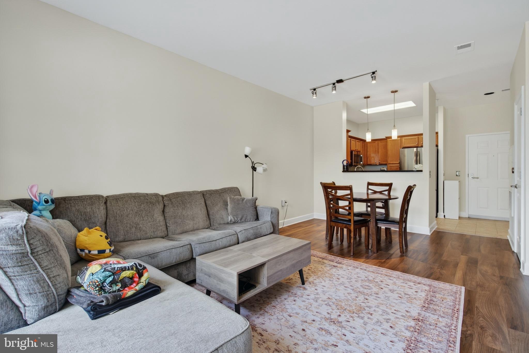 11800 Sunset Hills Road, Unit 126 Reston, VA 20190 - Photo 5 of 28 Living/Dining