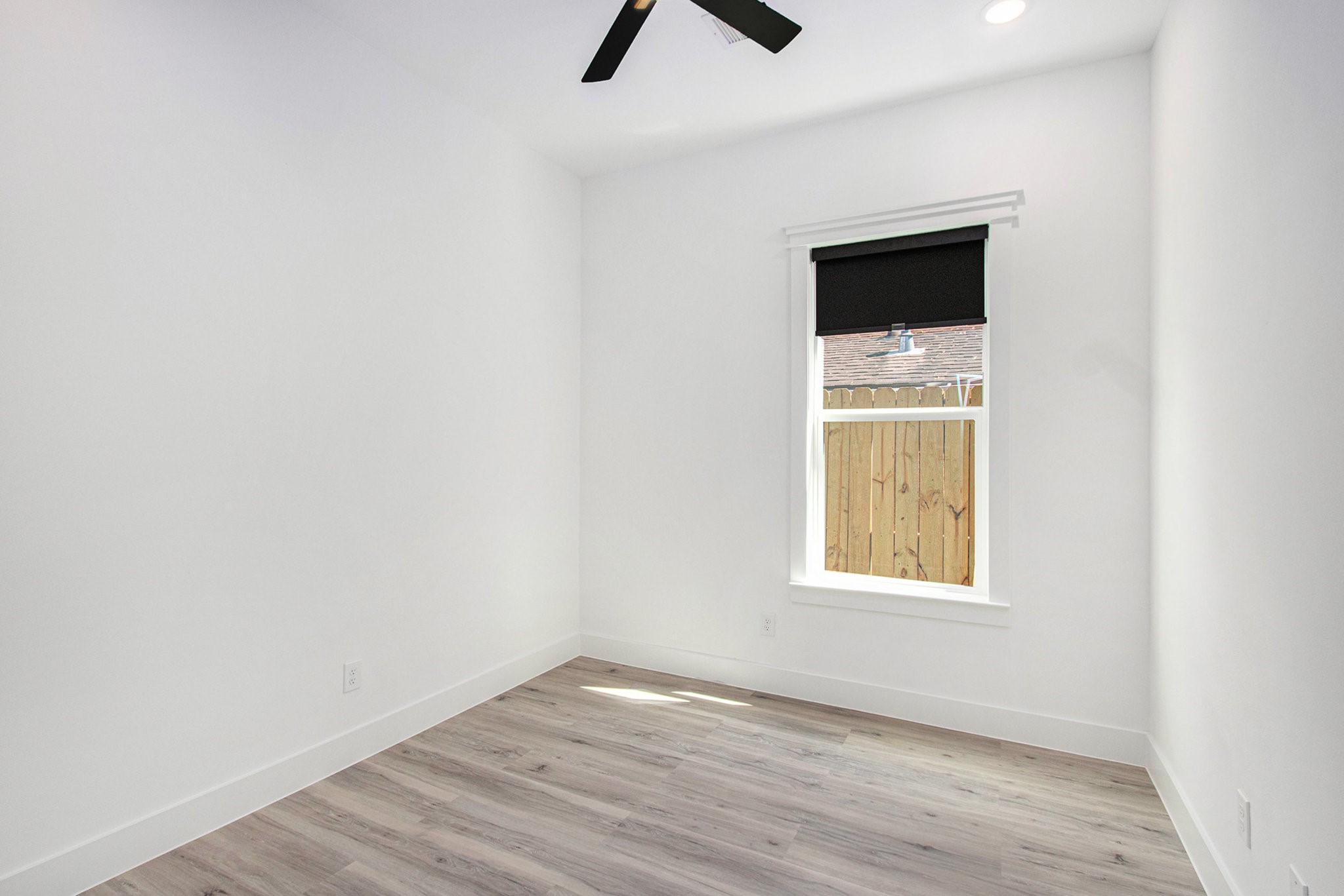 3652 Seabrook Street, Unit A AND B Houston, TX 77021 - Photo 22 of 27 3rd Bedroom