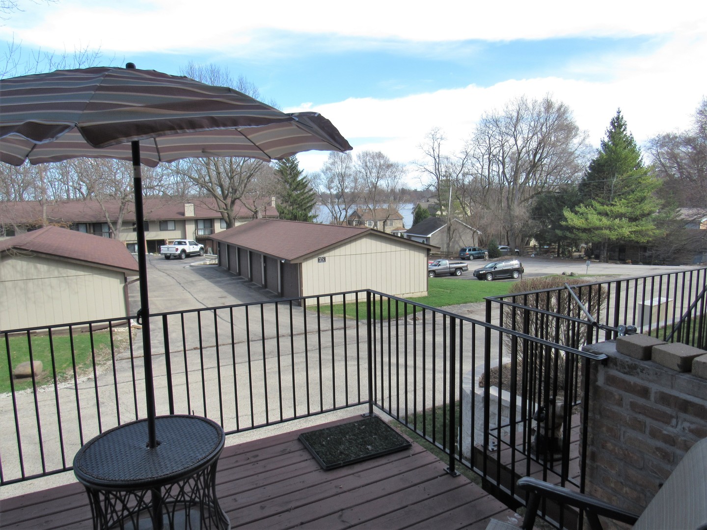 60 Woodhills Bay Road Fox Lake, IL 60020 - Photo 3 of 28