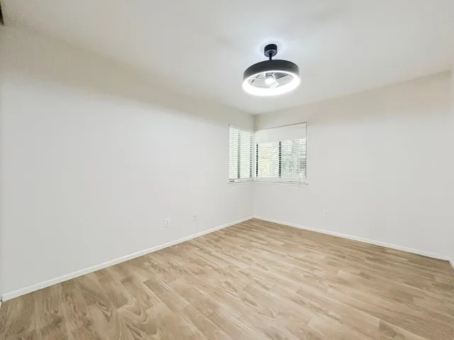 $412,000 | 3 North Mossrock Road, The Woodlands, TX 77380