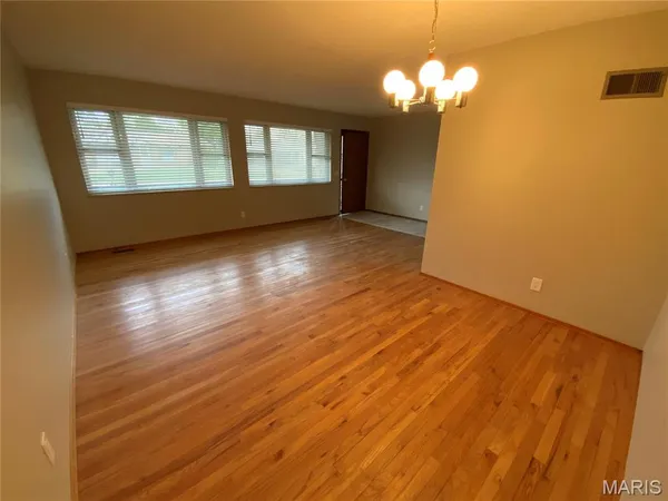 $2,500 | 12806 Willowyck Drive, St. Louis, MO 63146