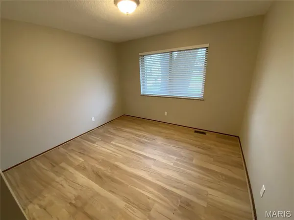 $2,500 | 12806 Willowyck Drive, St. Louis, MO 63146