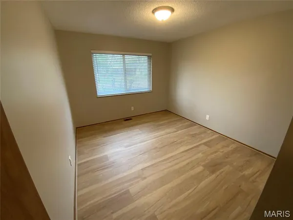 $2,500 | 12806 Willowyck Drive, St. Louis, MO 63146