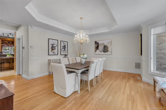 $2,499,000 | 7 Pitch Pine Court, Northport, NY 11768