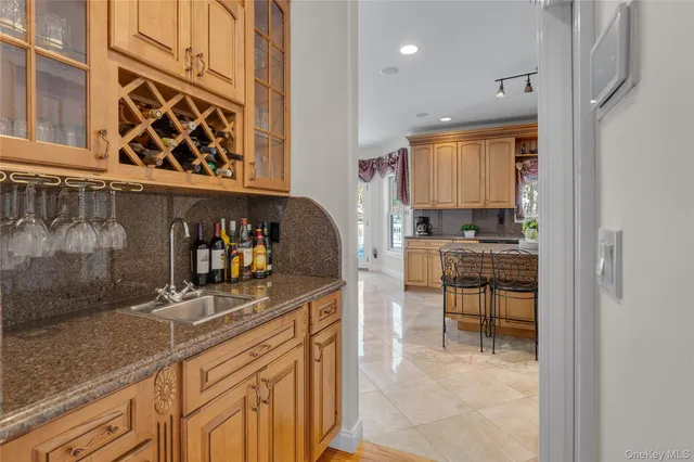 $2,499,000 | 7 Pitch Pine Court, Northport, NY 11768