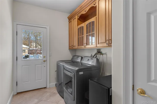 $2,499,000 | 7 Pitch Pine Court, Northport, NY 11768