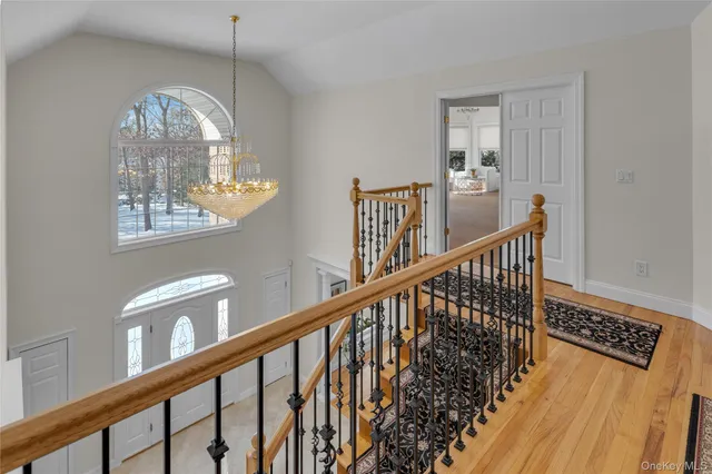 $2,499,000 | 7 Pitch Pine Court, Northport, NY 11768