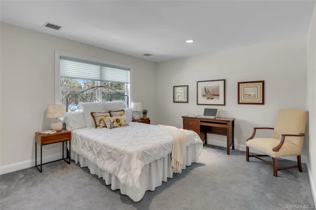 $2,499,000 | 7 Pitch Pine Court, Northport, NY 11768