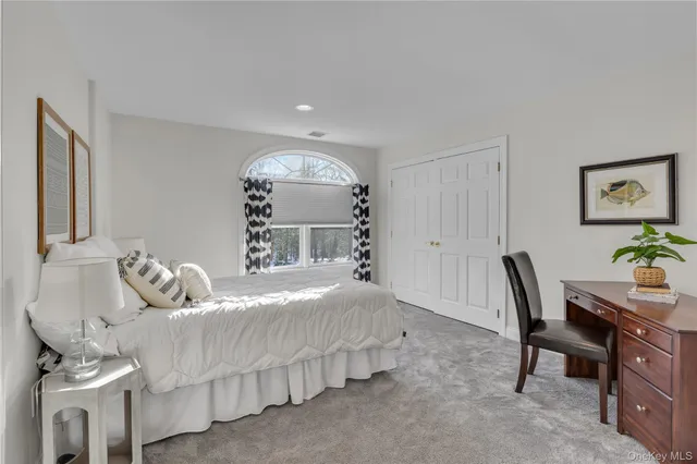 $2,499,000 | 7 Pitch Pine Court, Northport, NY 11768