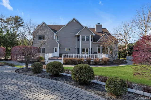 $2,499,000 | 7 Pitch Pine Court, Northport, NY 11768