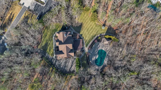 $2,499,000 | 7 Pitch Pine Court, Northport, NY 11768