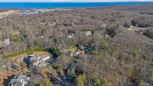 $2,499,000 | 7 Pitch Pine Court, Northport, NY 11768