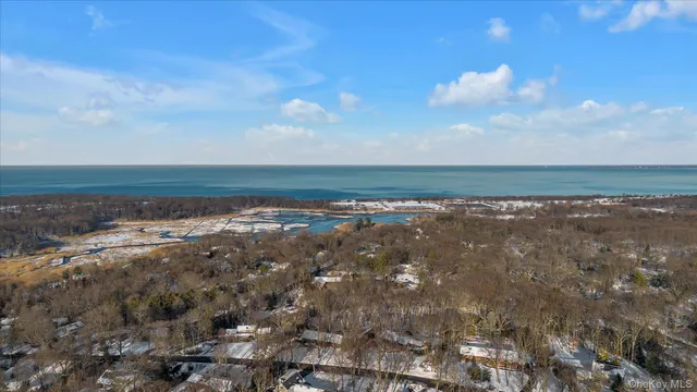 $2,499,000 | 7 Pitch Pine Court, Northport, NY 11768