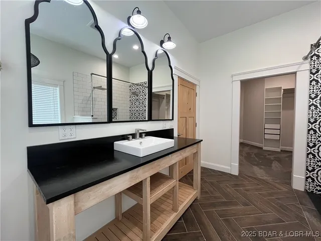 $517,800 | 20408 Millers Fjord Avenue, Cole Camp, MO 65325