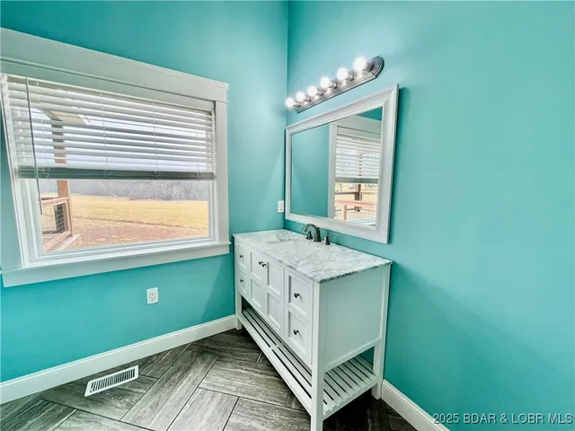 $517,800 | 20408 Millers Fjord Avenue, Cole Camp, MO 65325