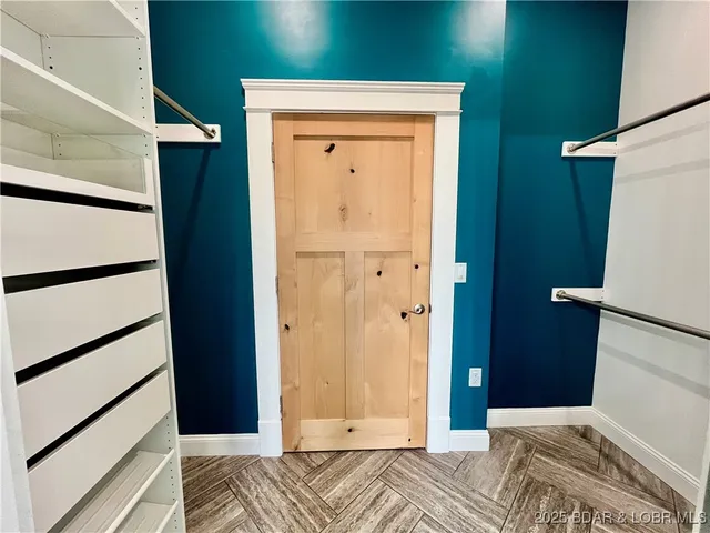 $517,800 | 20408 Millers Fjord Avenue, Cole Camp, MO 65325