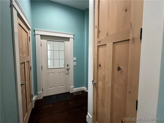 $517,800 | 20408 Millers Fjord Avenue, Cole Camp, MO 65325